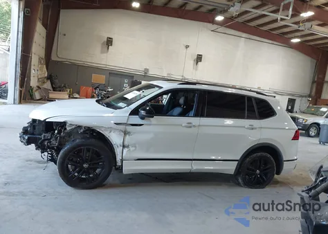 2022 Volkswagen Tiguan 2.0T Se R-Line Black из США, поврежденный, VIN 3VV8B7AX1NM032107